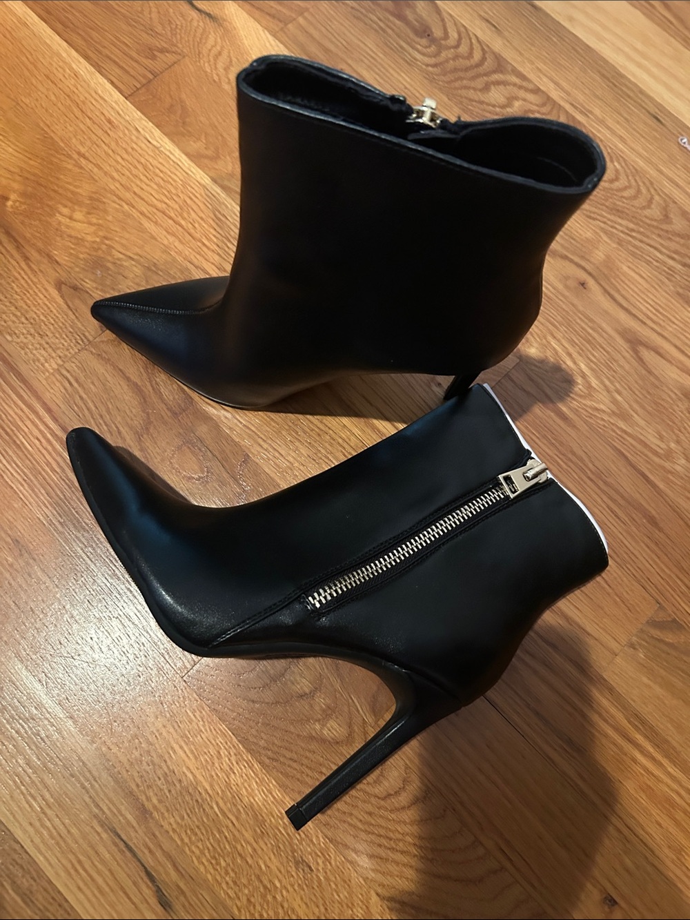 INC International Concept Sarishaap Women's Black Pointed Toe Ankle Boots